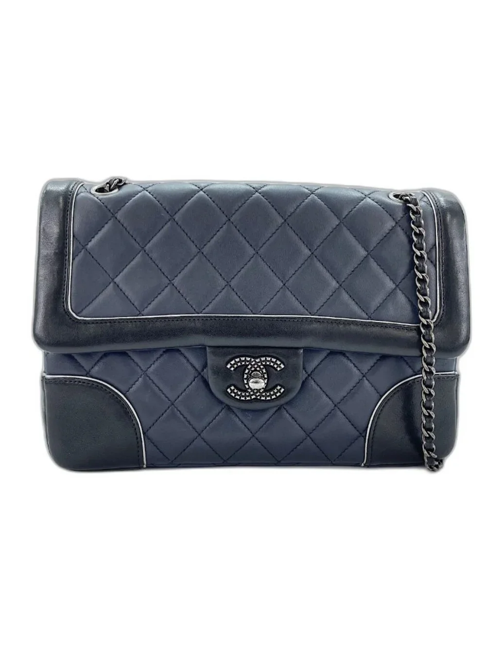 Chanel Shoulder Bag Paris Salzburg 25